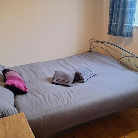 4 Bed House Ideal To Explore & The West