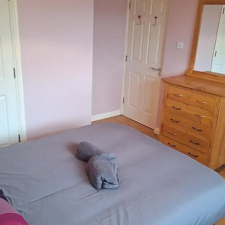 Дом отдыха 4 Bed House Ideal To Explore & The West *